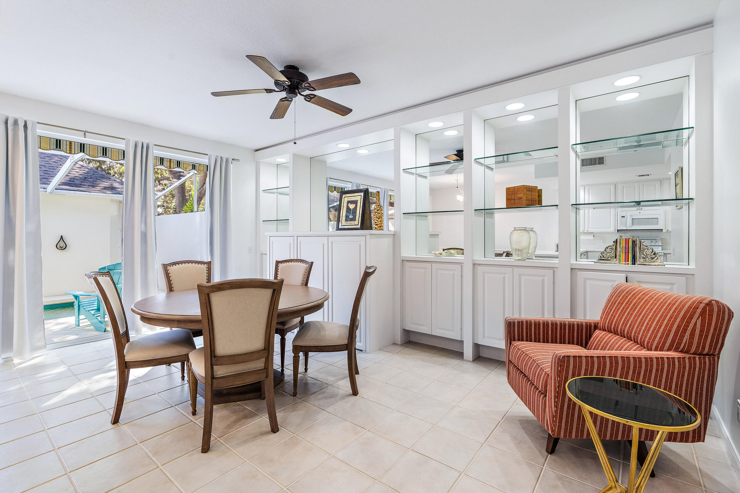 264 Murray Court Jupiter, FL 33458 - Photo 5 of 37 Dining & Living