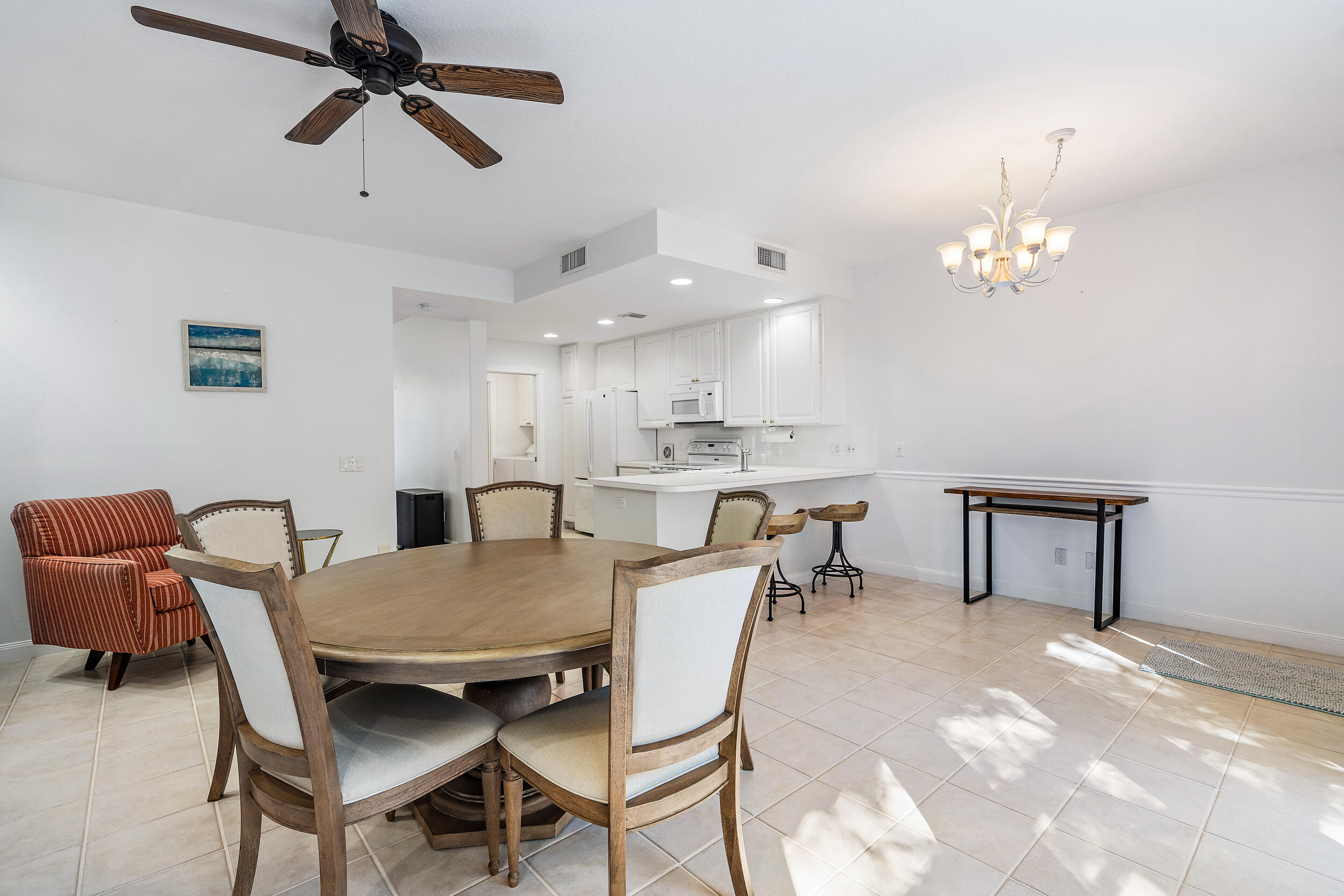 264 Murray Court Jupiter, FL 33458 - Photo 6 of 37 Dining & Living
