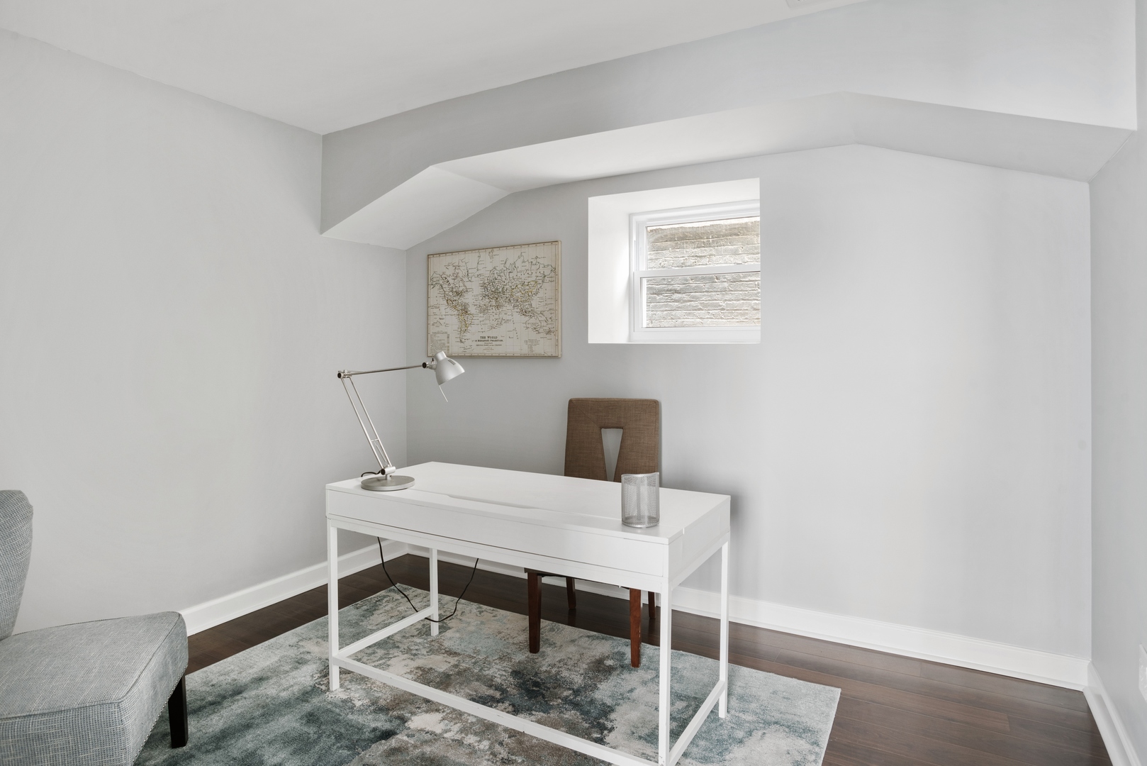 5556 North Wayne Avenue Chicago, IL 60640 - Photo 24 of 37 a workspace with furniture and window