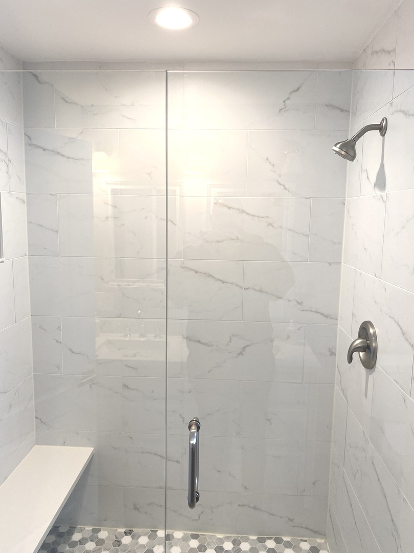 5556 North Wayne Avenue Chicago, IL 60640 - Photo 26 of 37 a bathroom with a shower