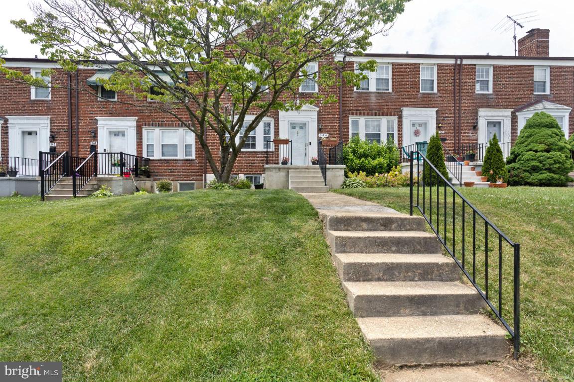 346 Stratford Road Baltimore, MD 21228 - Photo 2 of 34