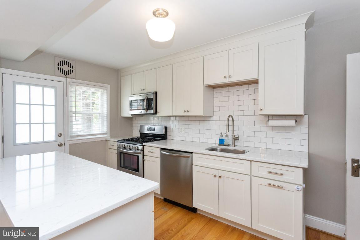 346 Stratford Road Baltimore, MD 21228 - Photo 14 of 34