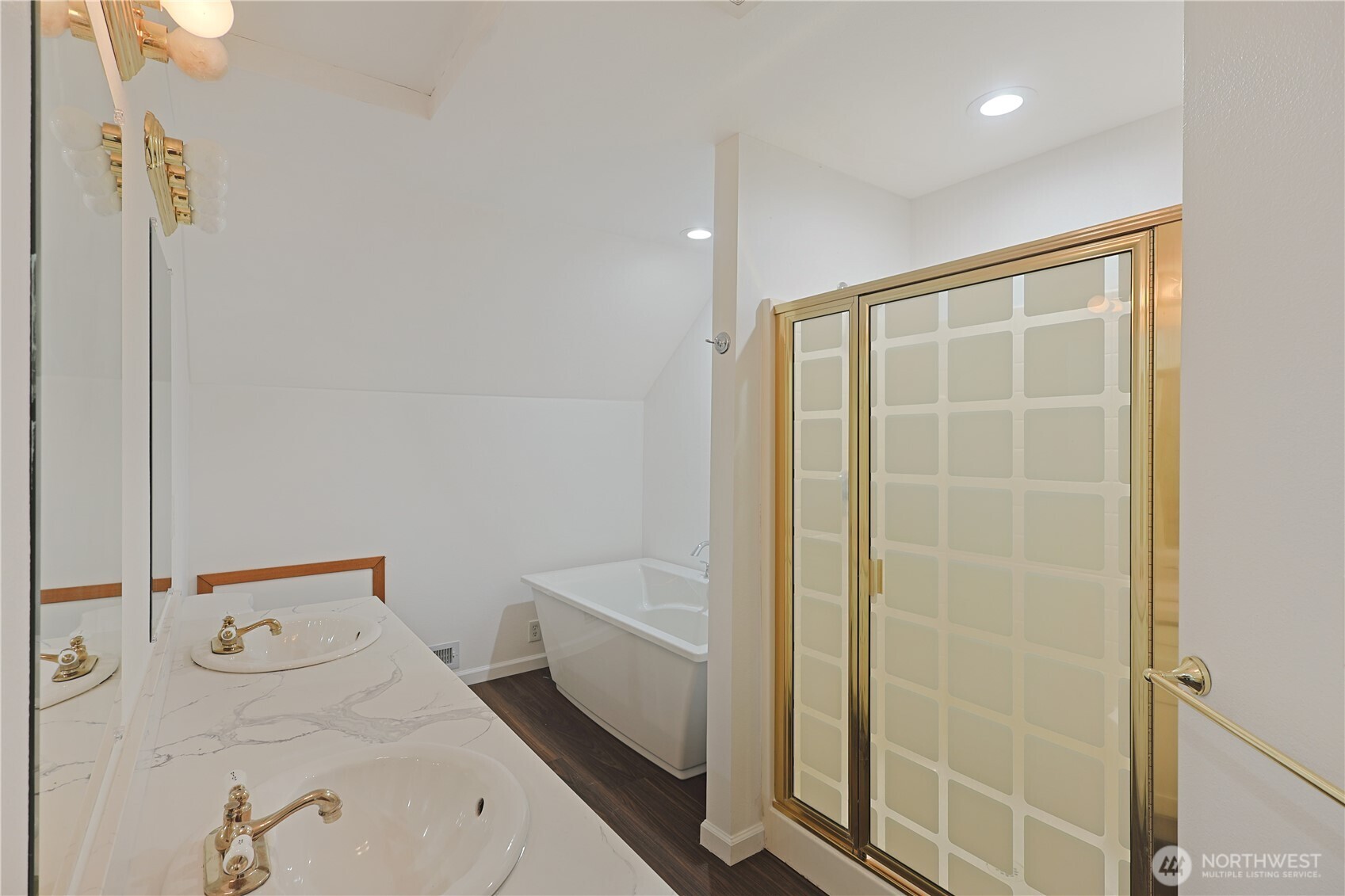 3618 Chrisella Road East Edgewood, WA 98371 - Photo 20 of 33 a bathroom with a bathtub and a shower