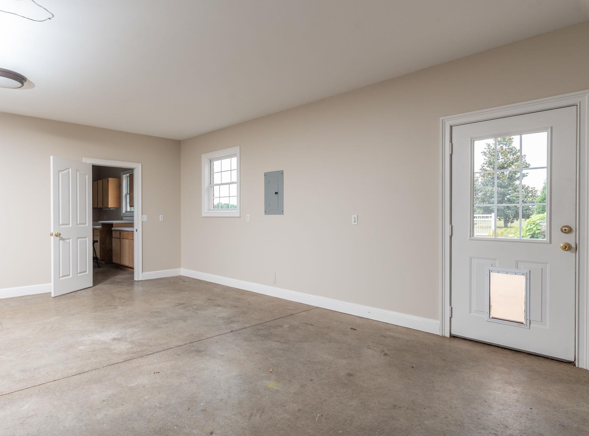 6464 Lebanon Road Murfreesboro, TN 37129 - Photo 27 of 30 an empty room with windows and closet
