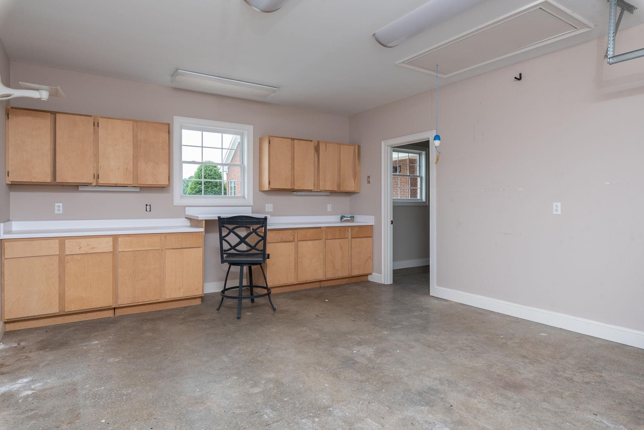 6464 Lebanon Road Murfreesboro, TN 37129 - Photo 28 of 30 a room with furniture and a window