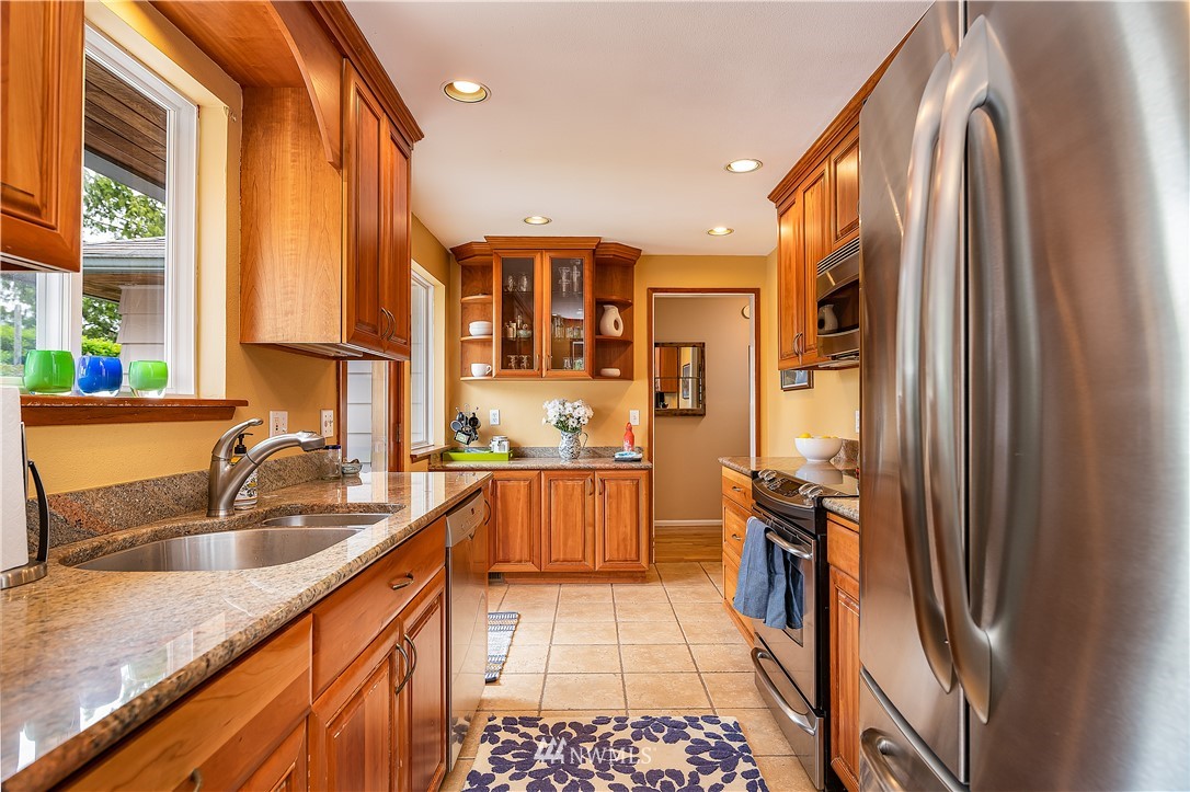 3926 Southwest Ida Street Seattle, WA 98136 - Photo 11 of 27 Gallery Image 11