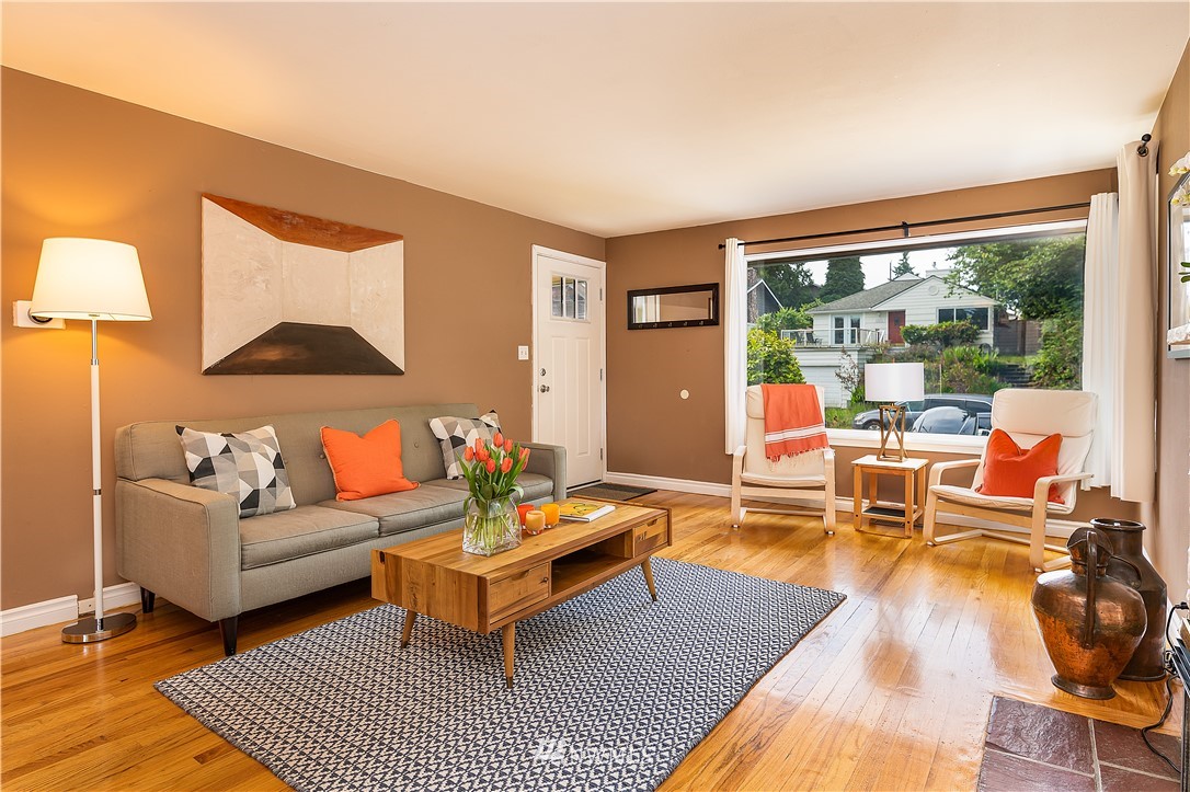 3926 Southwest Ida Street Seattle, WA 98136 - Photo 4 of 27 Gallery Image 4