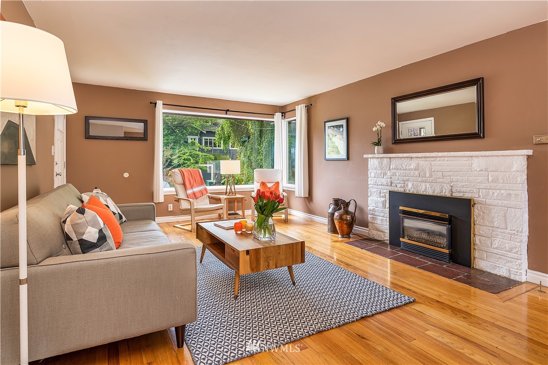 3926 Southwest Ida Street Seattle, WA 98136 - Photo 5 of 27 Gallery Image 5