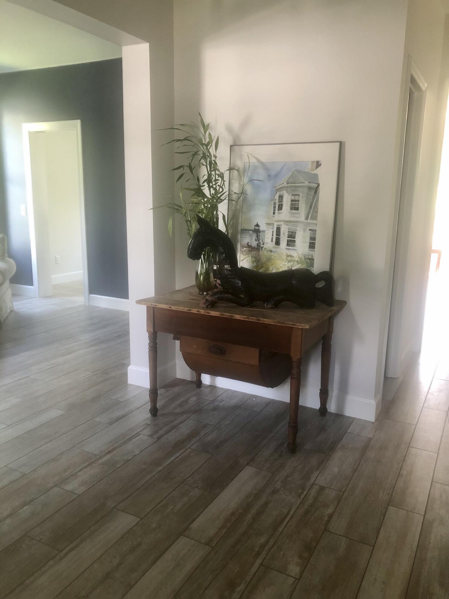 Wendy Dorchester - 2BD177CA-D5A3-42AA-B1