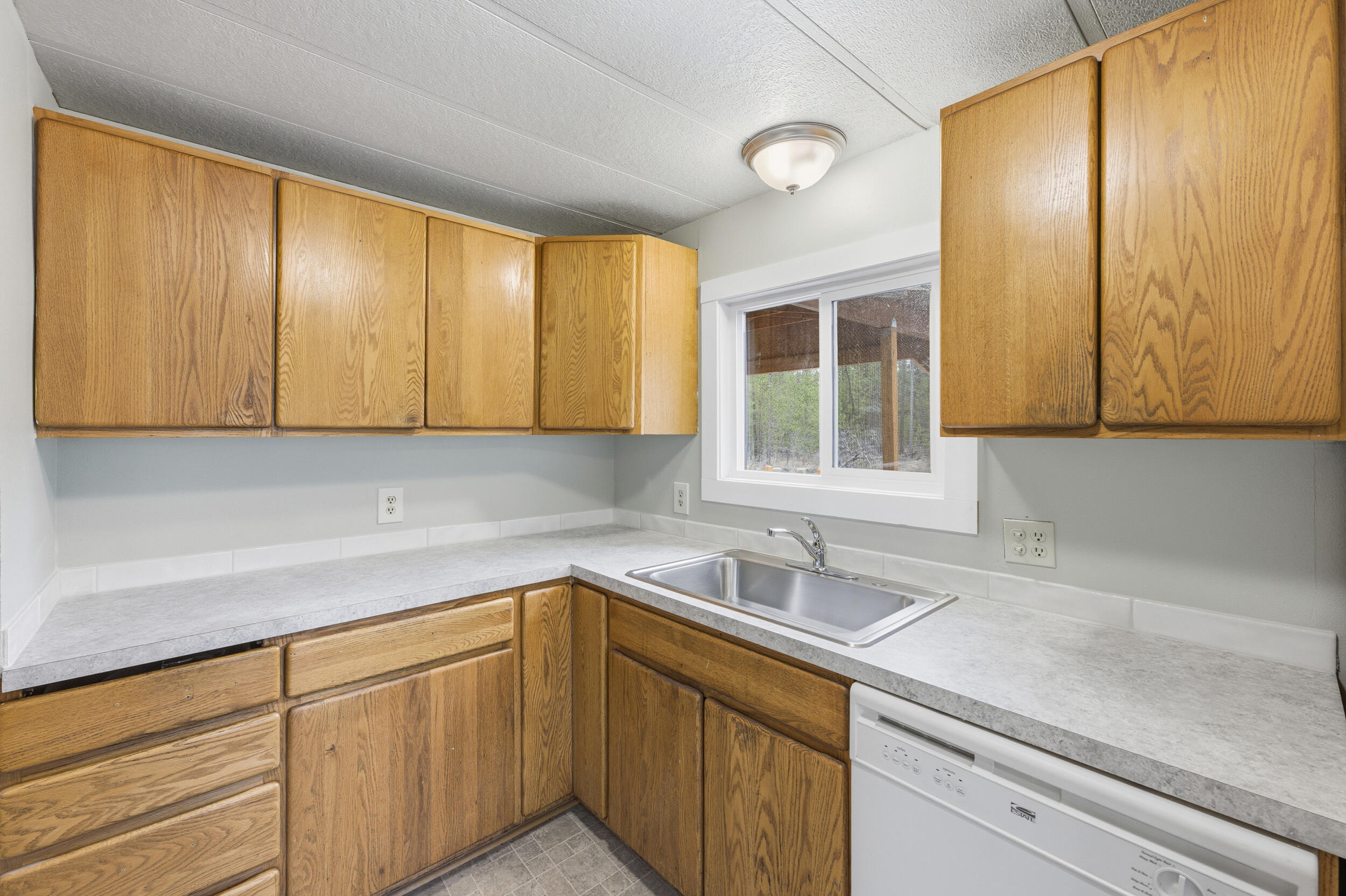 7240 Howard Road La Pine, OR 97739 - Photo 14 of 42 11_7240 howard rd-11