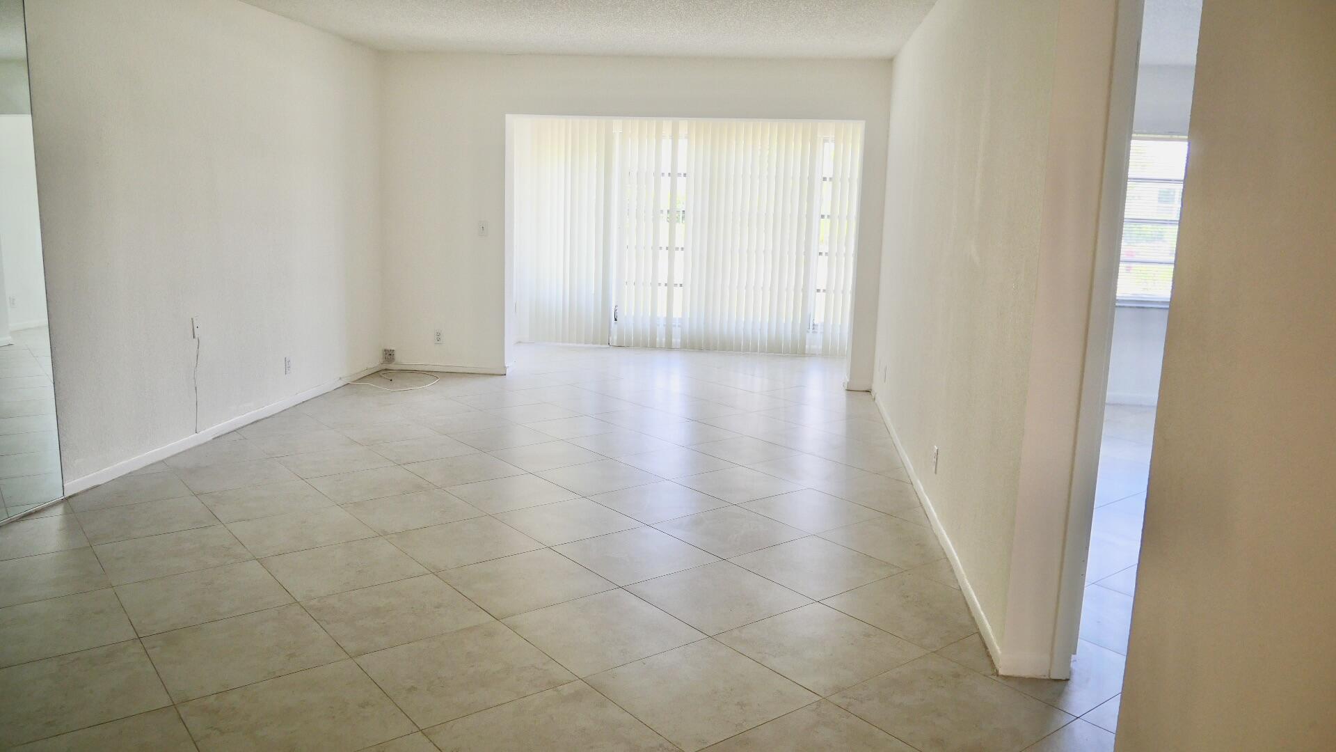 13638 Vía Flora, Unit D Delray Beach, FL 33484 - Photo 15 of 27 P1011187