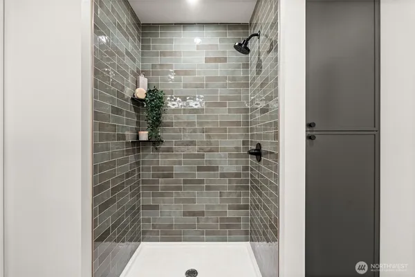 $1,045,000 | 630 8th Avenue, Fox Island, WA 98333