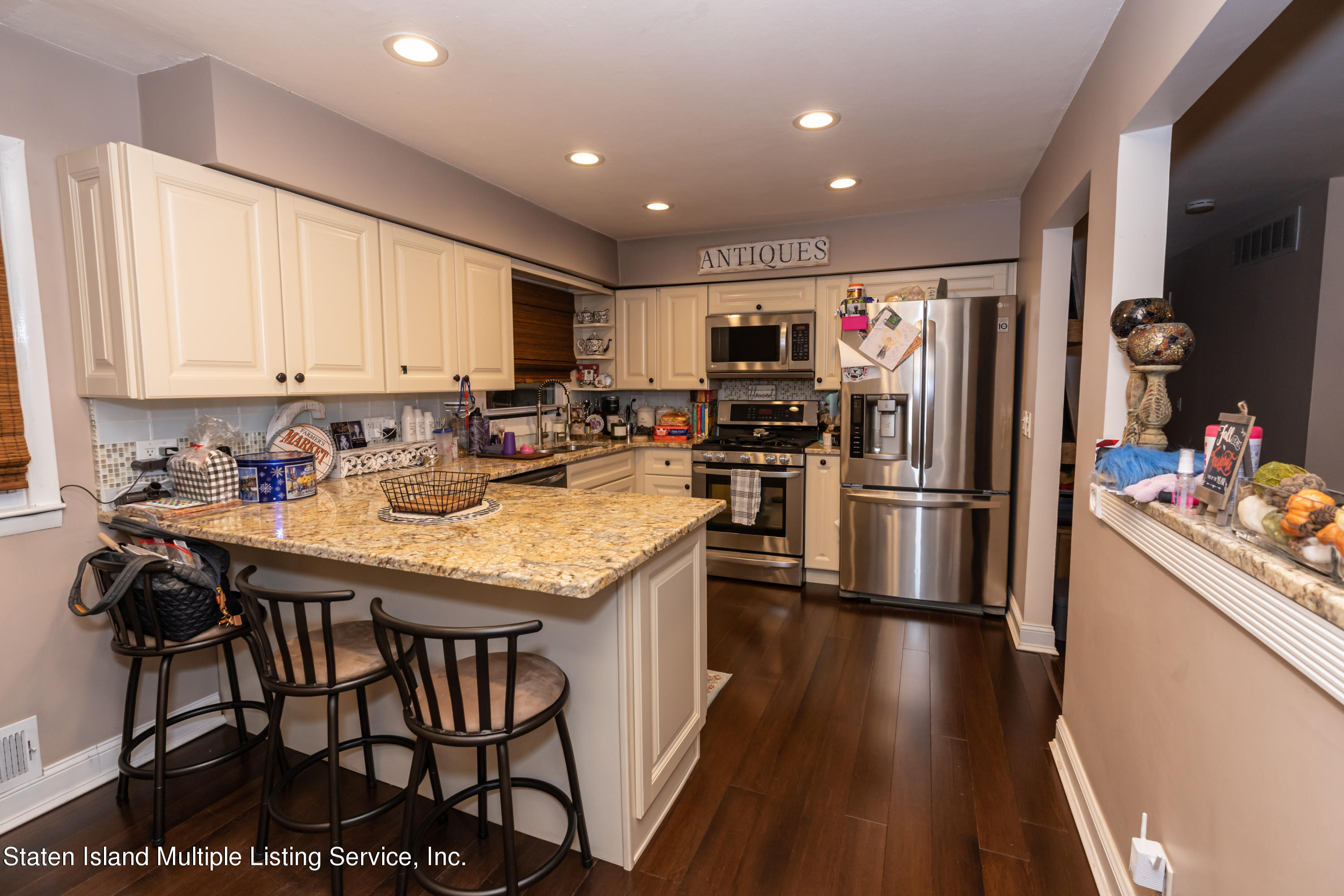 449 Annadale Road Staten Island, NY 10312 - Photo 6 of 39 DSC02805