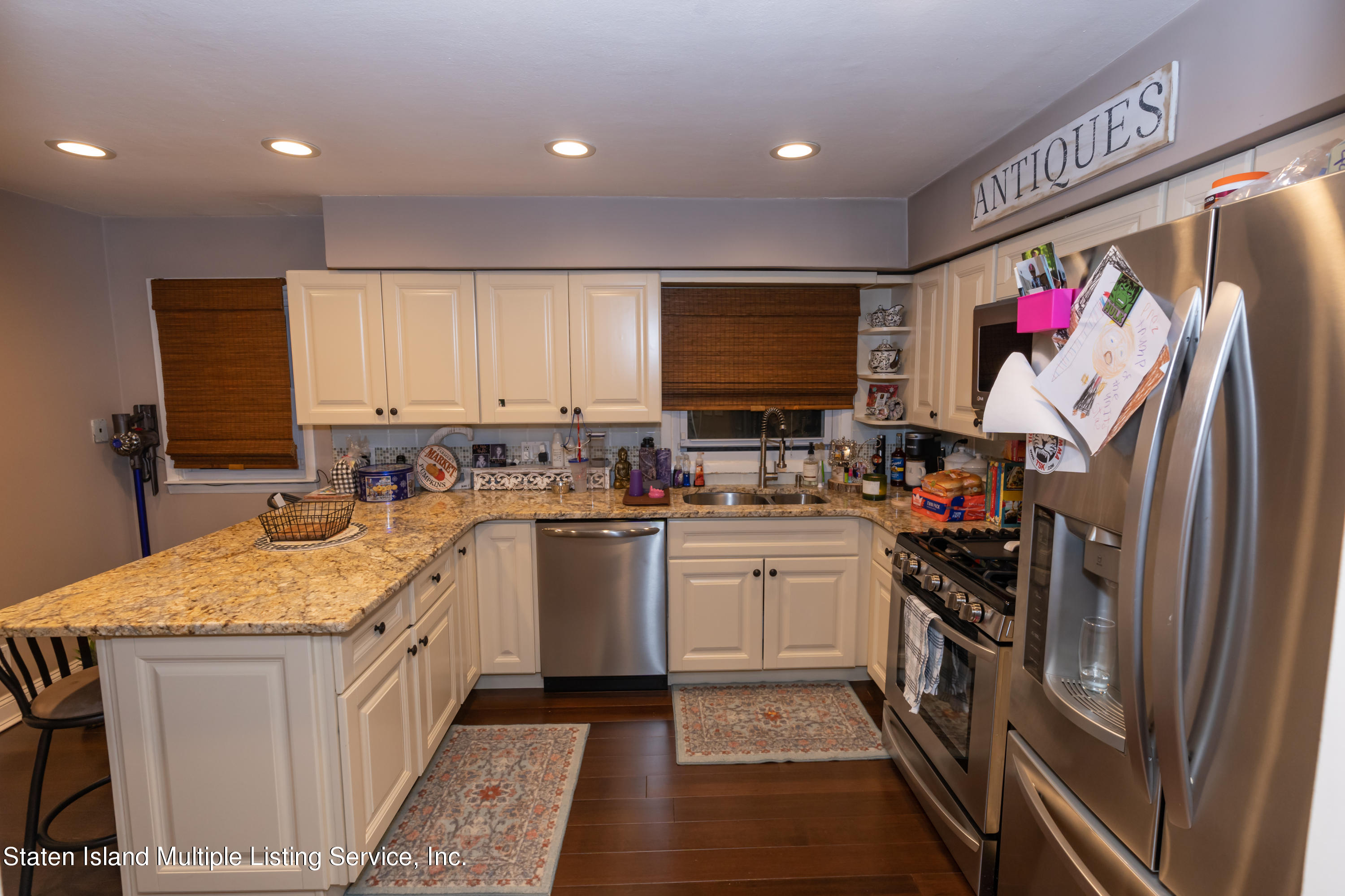 449 Annadale Road Staten Island, NY 10312 - Photo 7 of 39 DSC02806