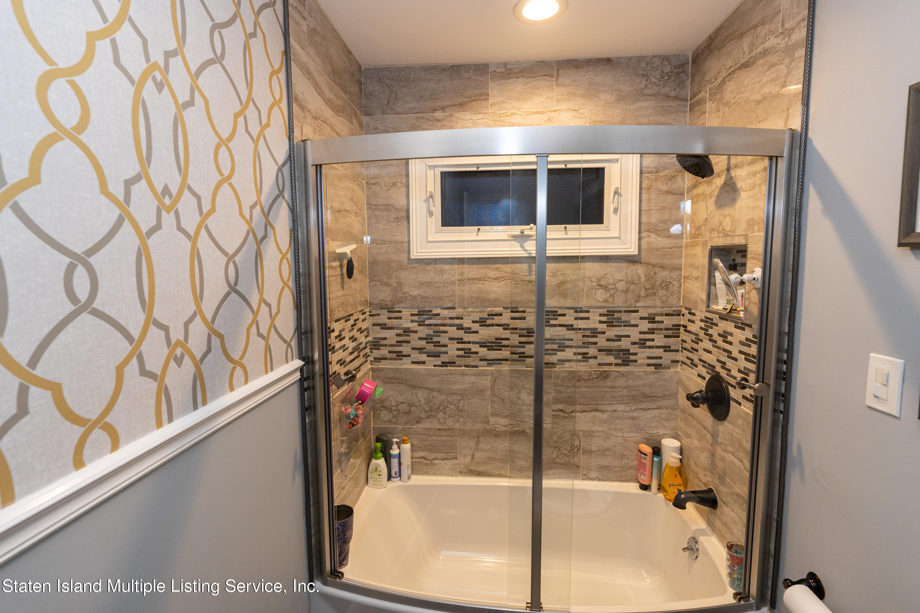 449 Annadale Road Staten Island, NY 10312 - Photo 9 of 39 DSC02811