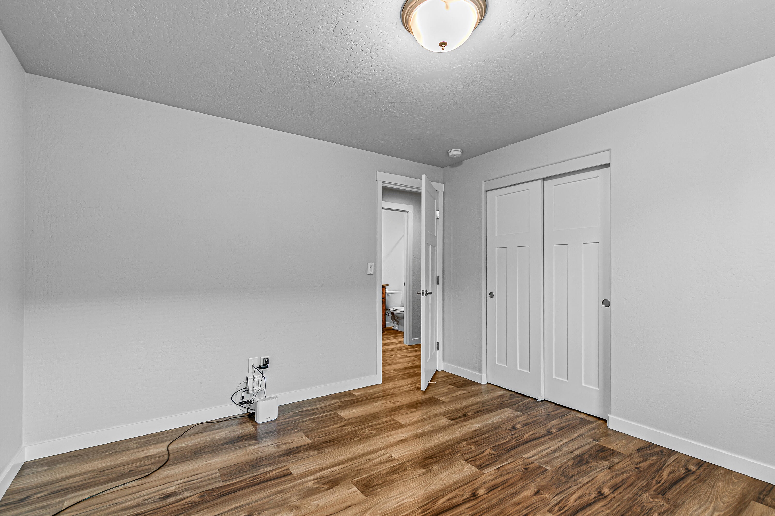 694 Nottingham Terrace Eagle Point, OR 97524 - Photo 27 of 43 9R9A4685