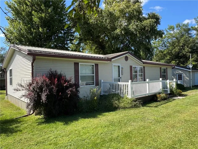 $159,900 | 121 Sycamore Street, Clearmont, MO 64431