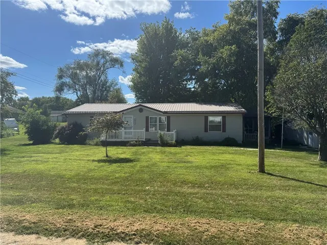 $159,900 | 121 Sycamore Street, Clearmont, MO 64431