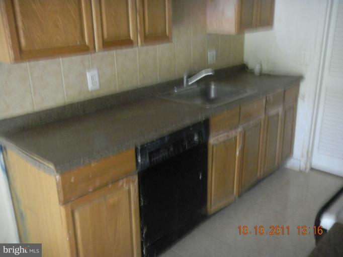 2239 Castle Rock Square, Unit 1B Reston, VA 20191 - Photo 4 of 5 Kitchen