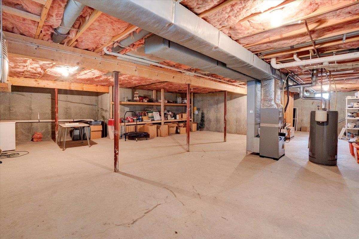 35 Bowes Circle Hudson, NH 03051 - Photo 23 of 40