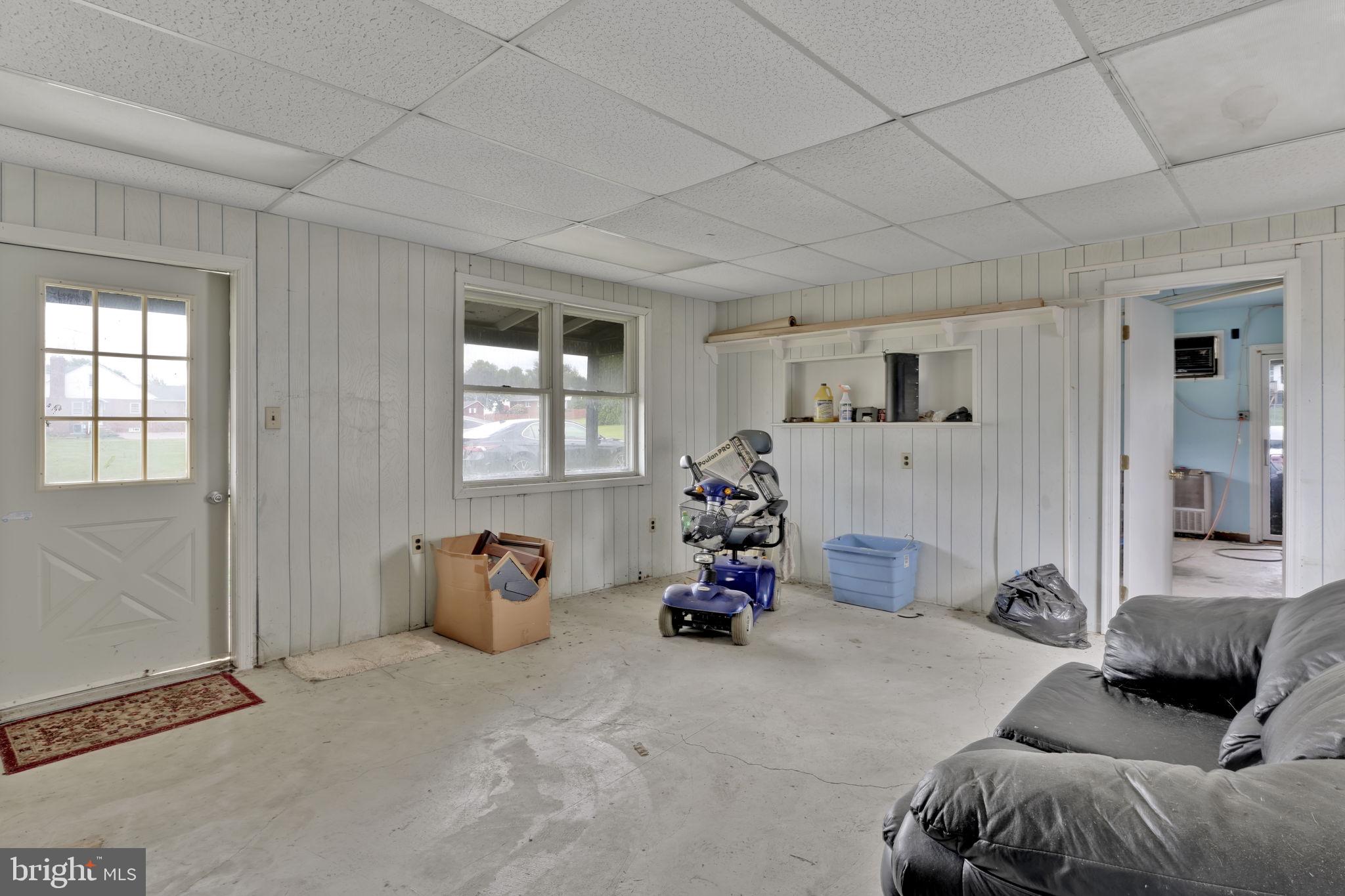 799 Hanover Pike Littlestown, PA 17340 - Photo 20 of 20 Garage inside