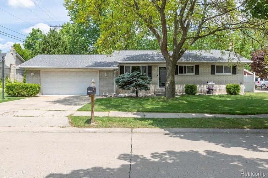 2079 Oakcrest Road Sterling Heights, MI 48310 - Photo 1 of 27 FRONT.jpg