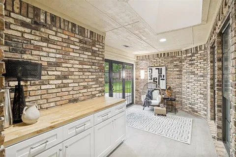 $550,000 | 2607 Timberleaf Circle, Carrollton, TX 75006