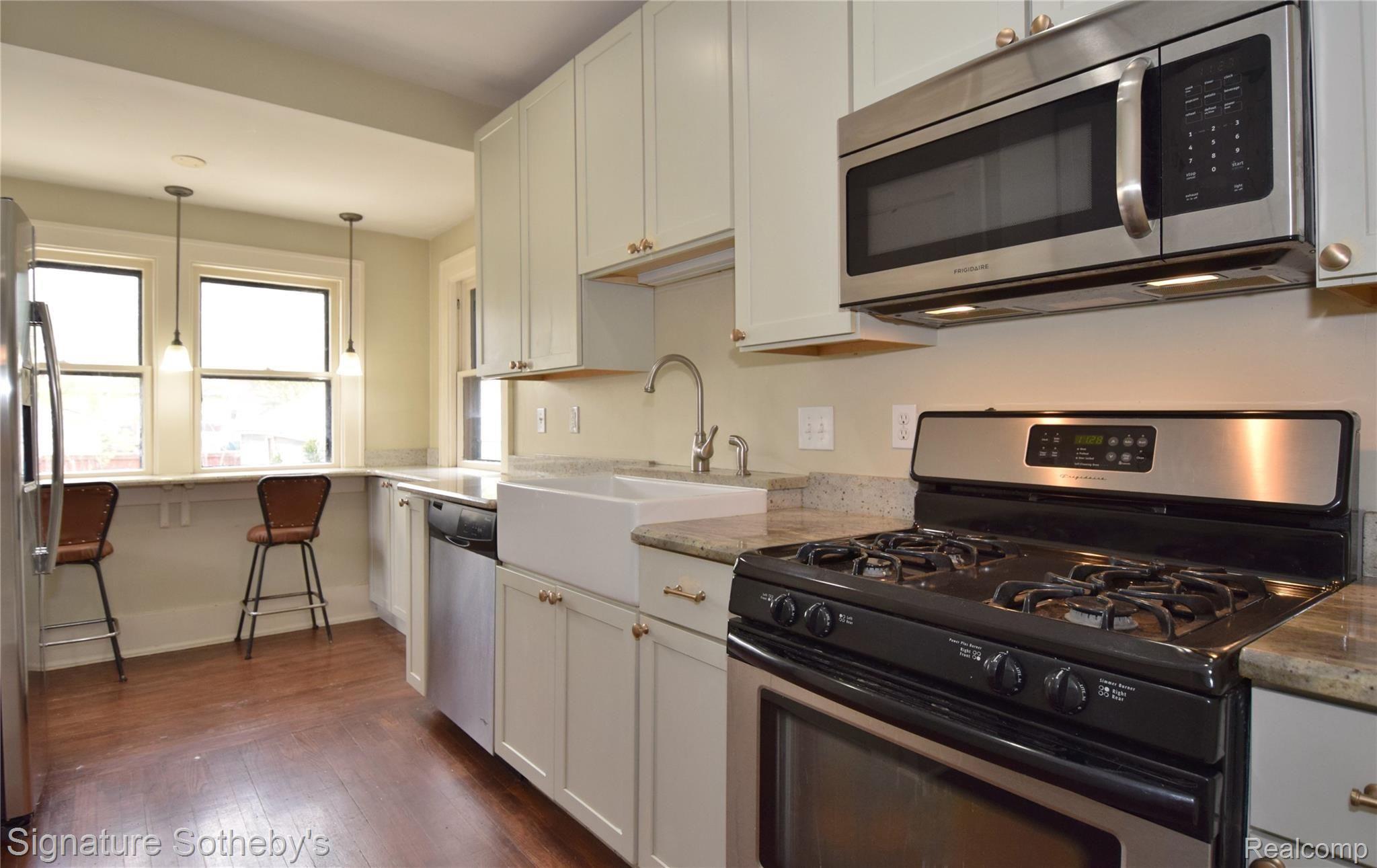 53 Wellesley Drive Pleasant Ridge, MI 48069 - Photo 4 of 49 Updated Kitchen with Stainless Steel Appliances