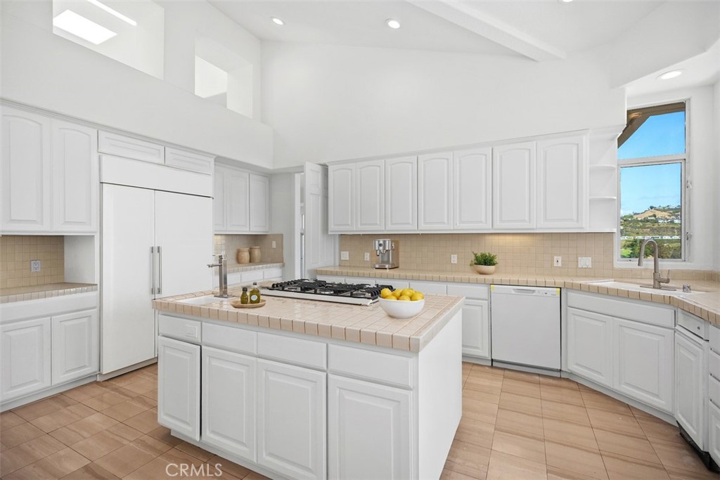 4 Tesoro San Clemente, CA 92673 - Photo 23 of 60 Large Kitchen with Ocean views