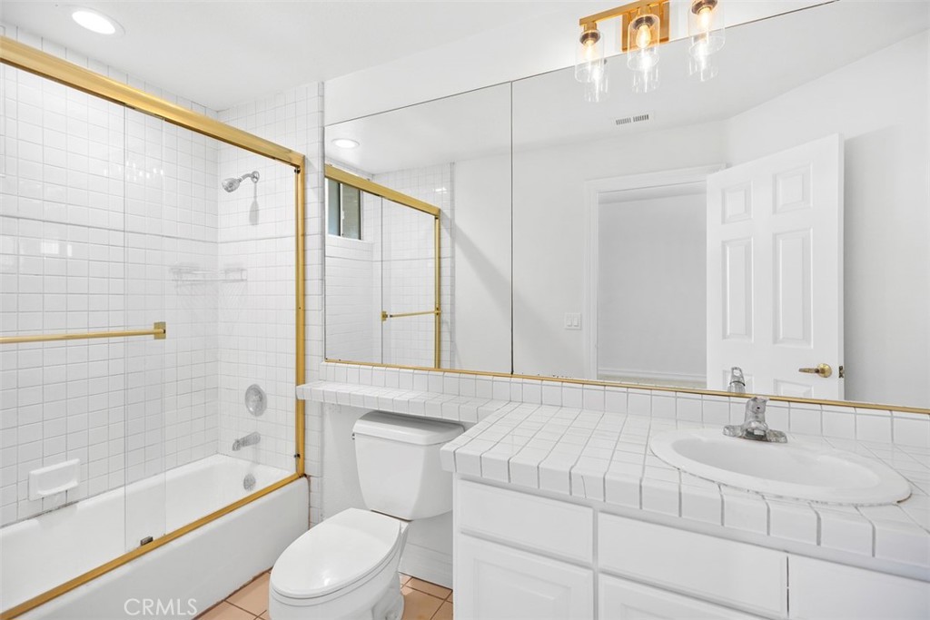 4 Tesoro San Clemente, CA 92673 - Photo 37 of 60 Ensuite bath