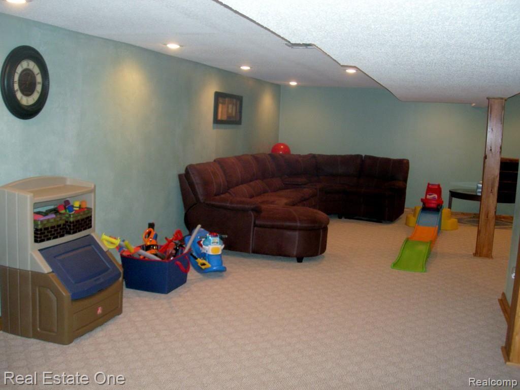 14100 Reeck Road Southgate, MI 48195 - Photo 34 of 46 DSCN3785.jpg