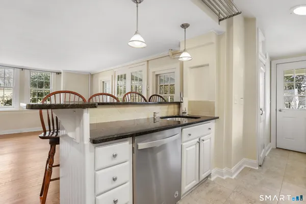 $4,400 | 410 Wilton Road West, Unit NORTH, Ridgefield, CT 06877
