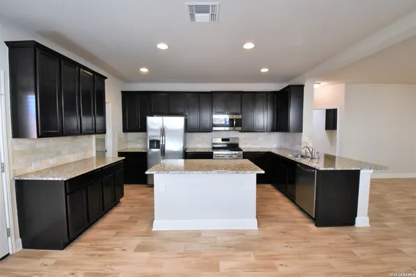 $2,195 | 6066 Akin Circle, San Antonio, TX 78261