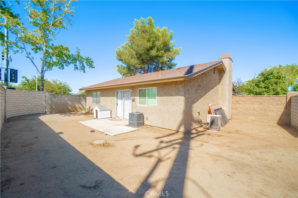 1004 Lightcap Street Lancaster, CA 93535 - Photo 20 of 23 Gallery Image 20