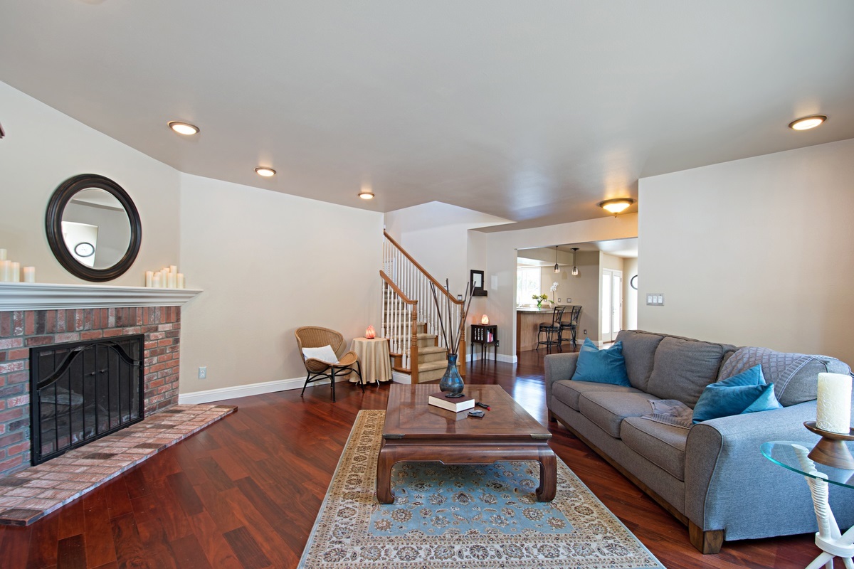 1692 Burgundy Road Encinitas, CA 92024 - Photo 4 of 25