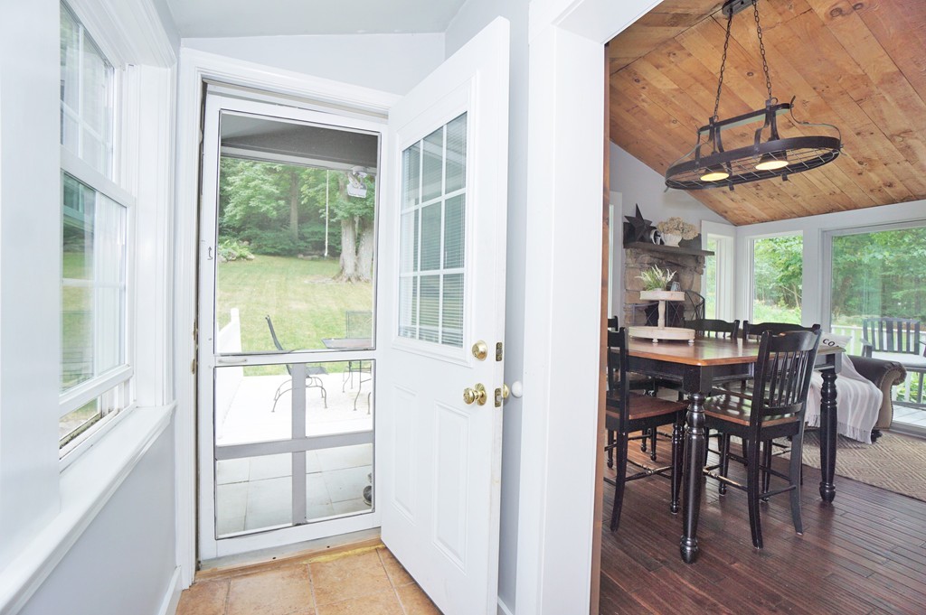 24 Wheeler Road Westborough, MA 01581 - Photo 4 of 30 Gallery Image 4