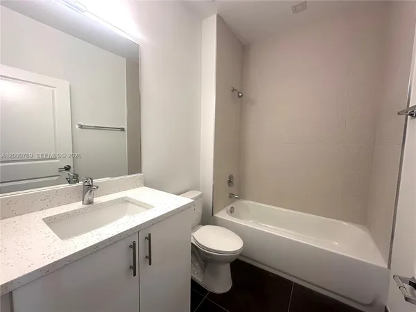 $1,900 | 20 Northeast 19th Avenue, Unit 304, Pompano Beach, FL 33060
