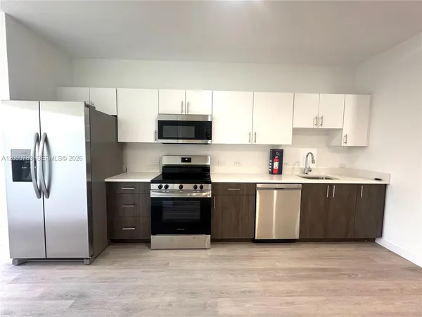 $1,900 | 20 Northeast 19th Avenue, Unit 304, Pompano Beach, FL 33060