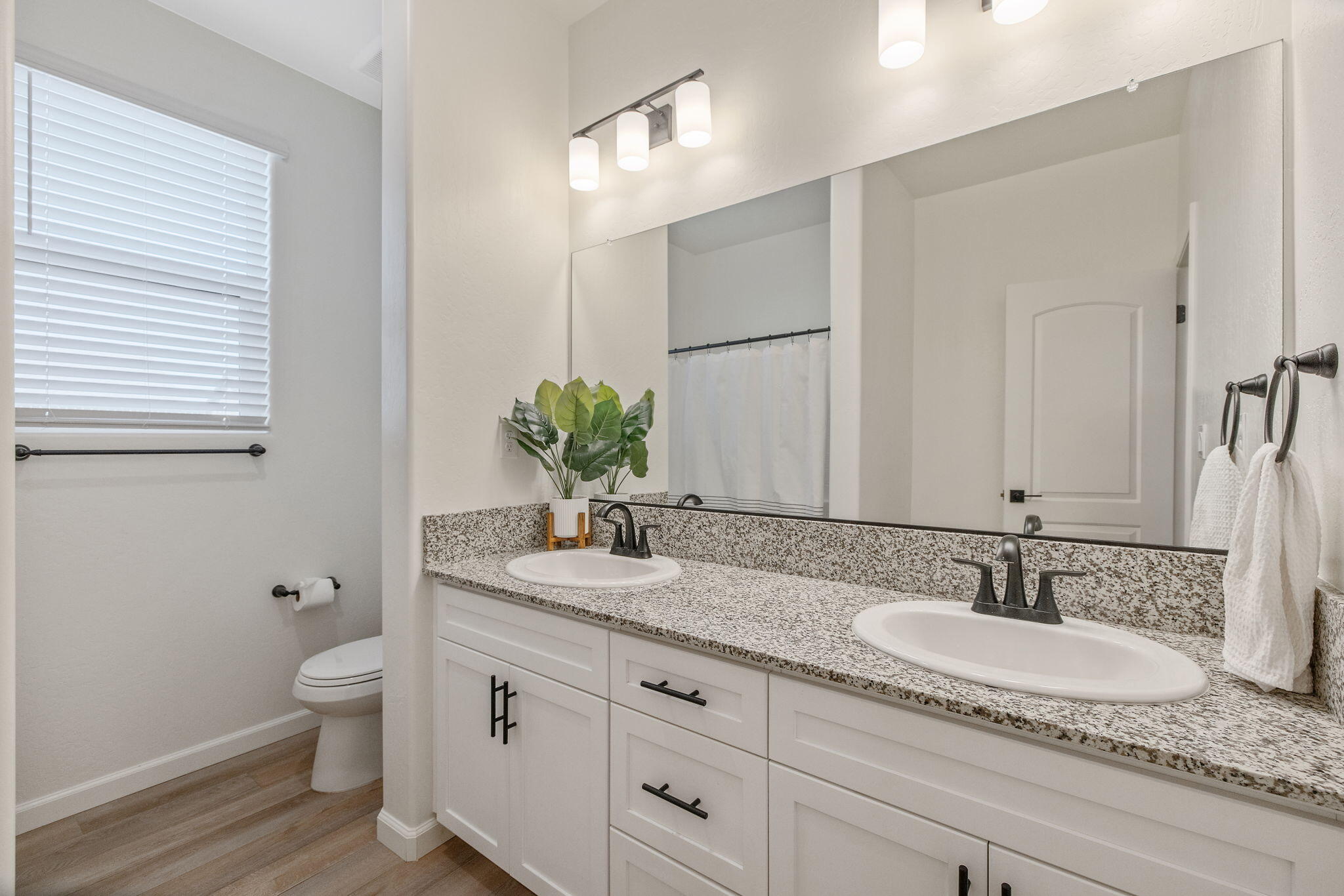 254 Rebel Street Reedley, CA 93654 - Photo 10 of 53 IMG_5439