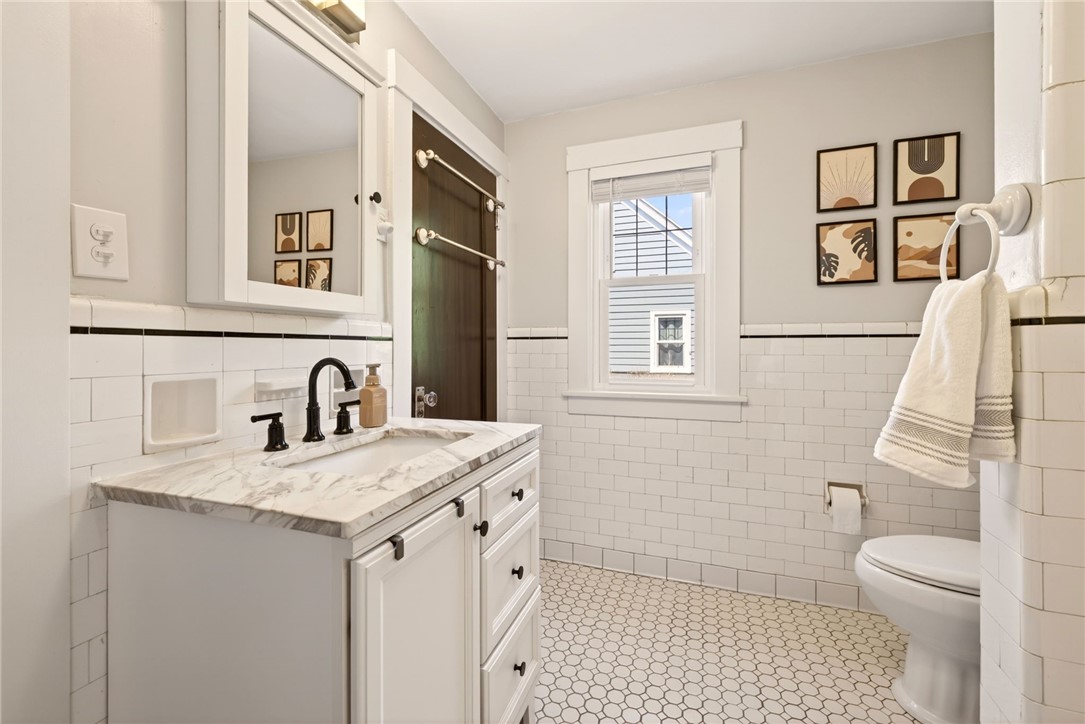 29 Elmcroft Road Rochester, NY 14609 - Photo 26 of 42 Family bath on 2nd floor