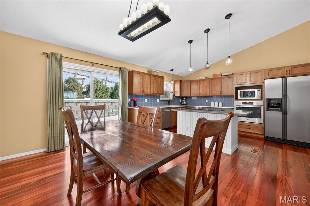 557 Woodlyn Crossing Ballwin, MO 63021 - Photo 3 of 28