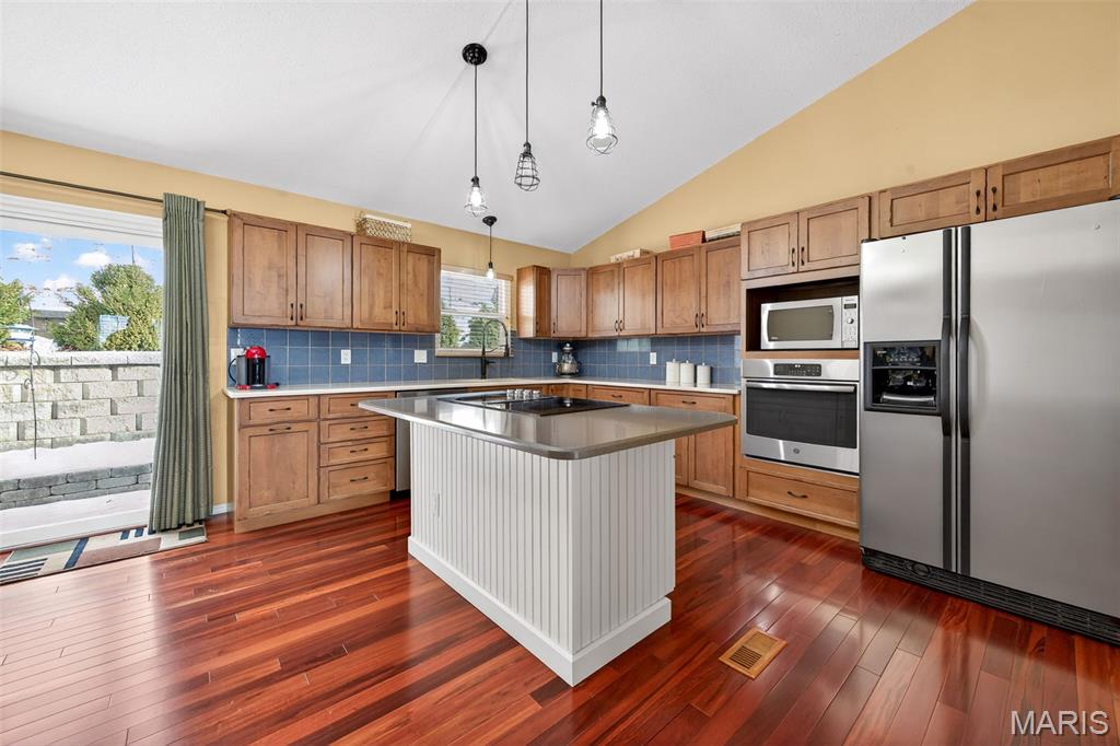 557 Woodlyn Crossing Ballwin, MO 63021 - Photo 4 of 28