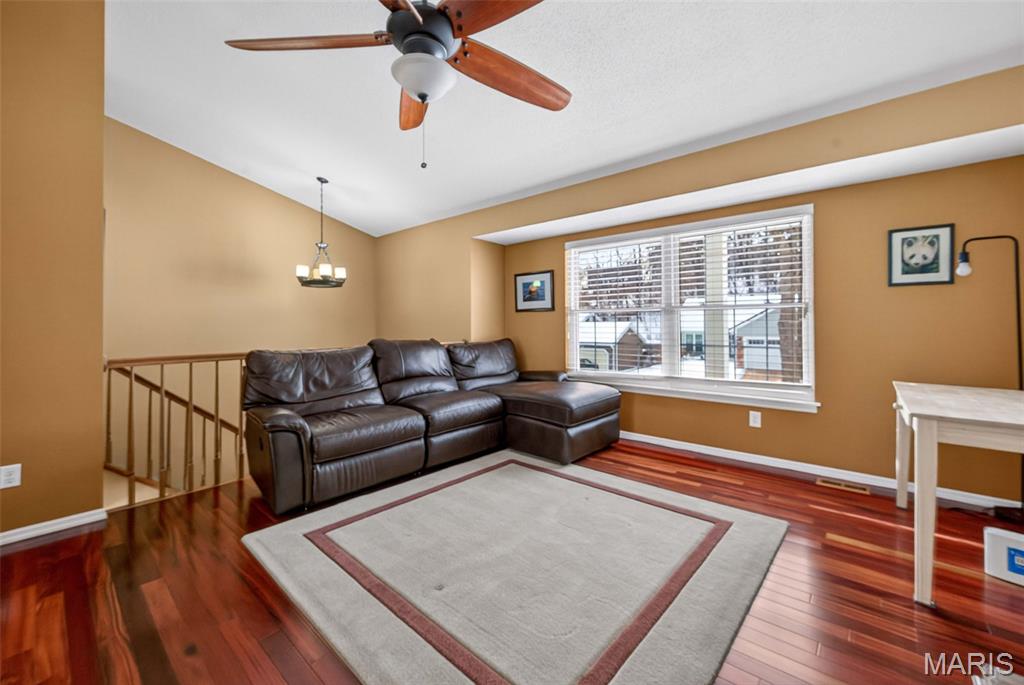 557 Woodlyn Crossing Ballwin, MO 63021 - Photo 9 of 28