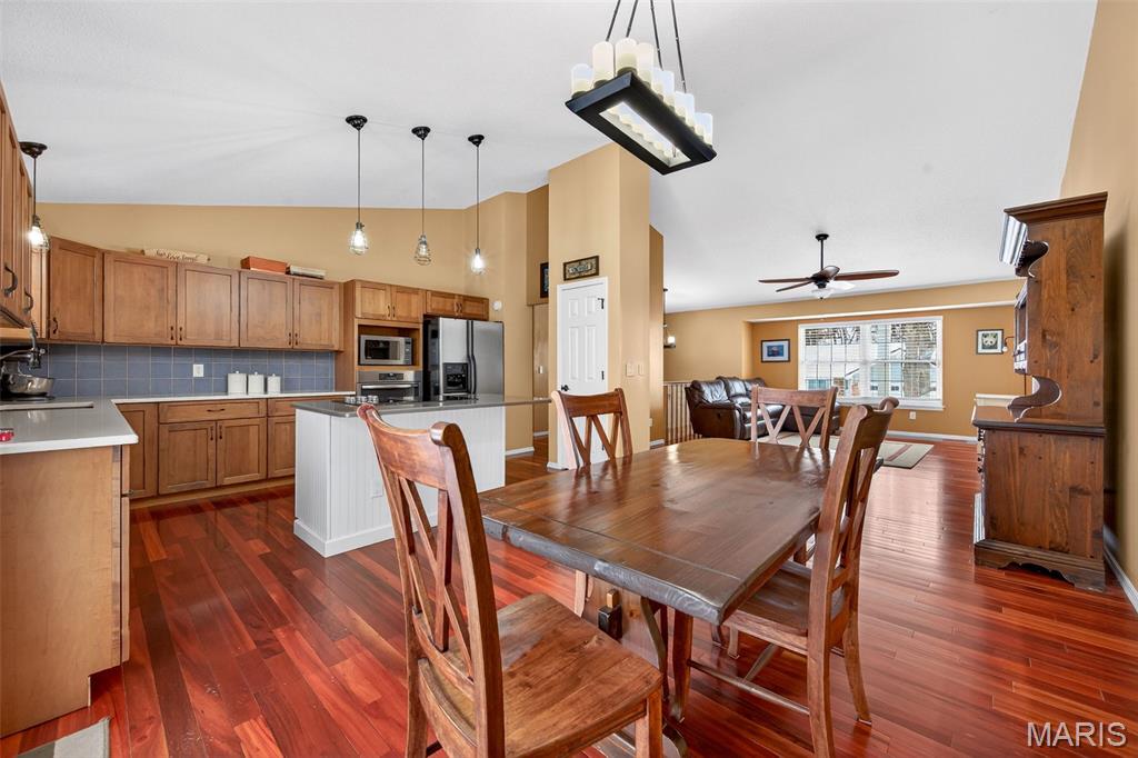 557 Woodlyn Crossing Ballwin, MO 63021 - Photo 10 of 28