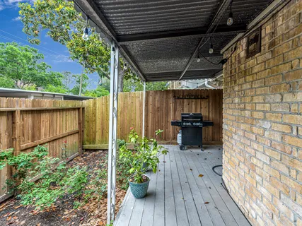 $310,000 | 1669 West Sam Houston Parkway South, Houston, TX 77042