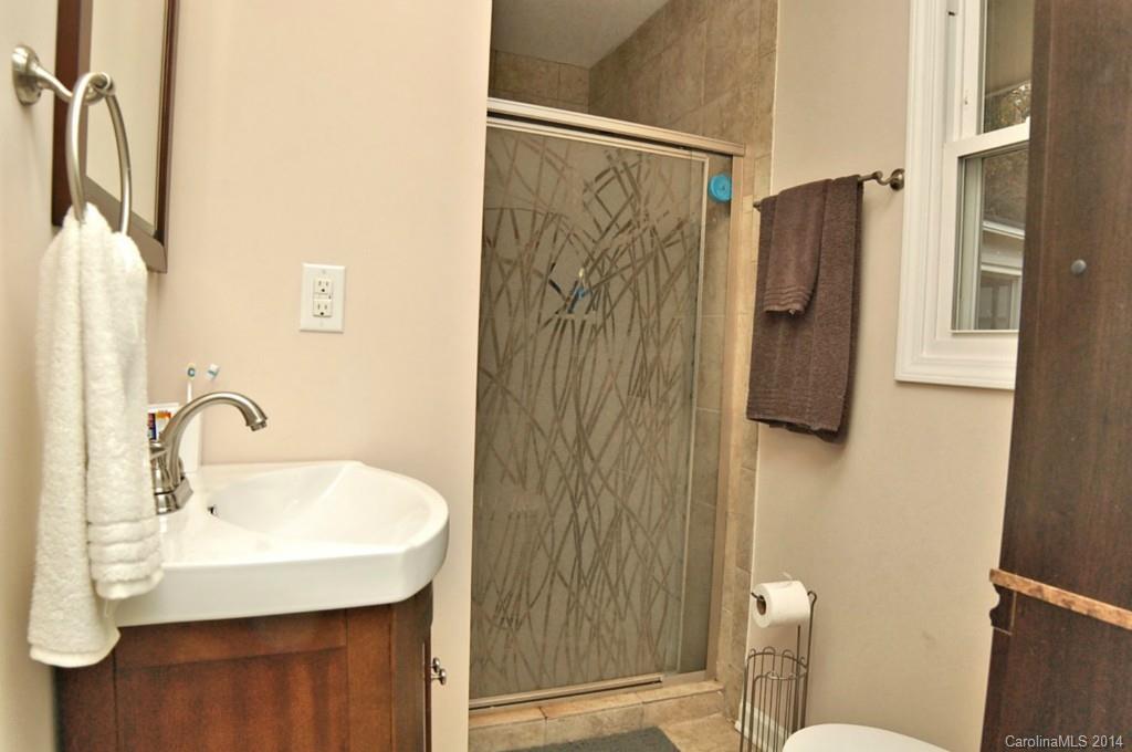2032 Tyvola Road Charlotte, NC 28210 - Photo 18 of 24