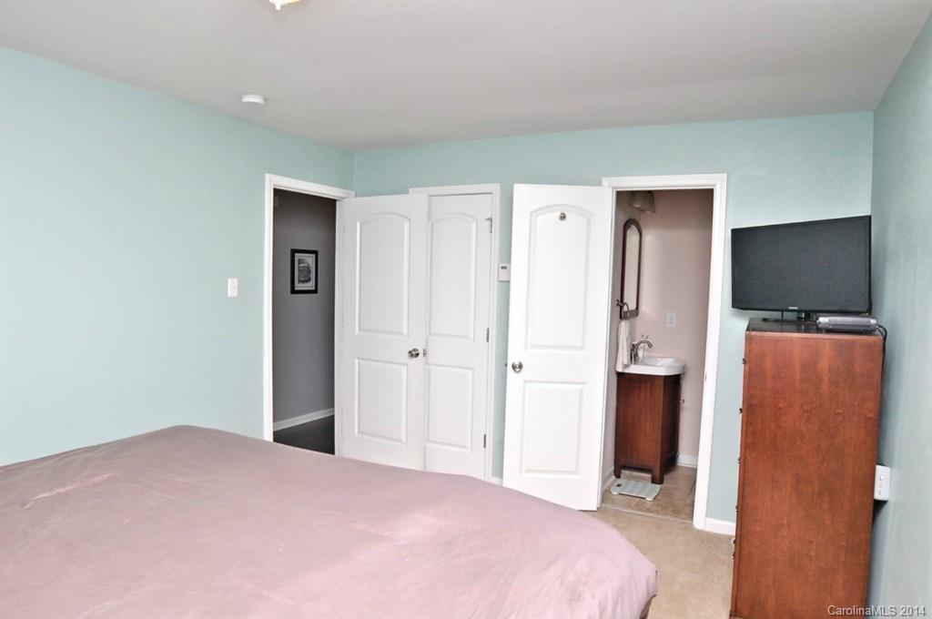 2032 Tyvola Road Charlotte, NC 28210 - Photo 19 of 24