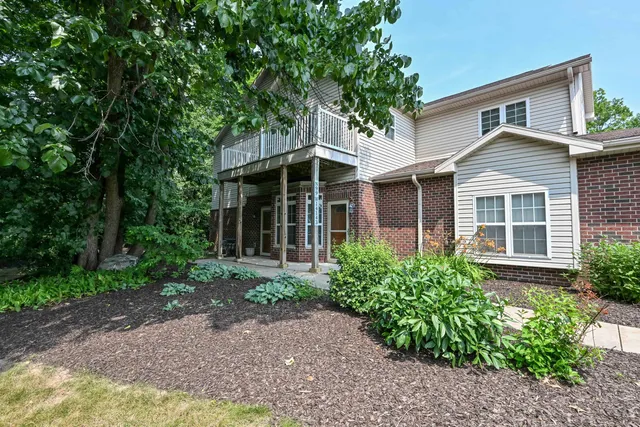 $310,000 | N99W14143 Seven Pines Way, Unit A, Germantown, WI 53022