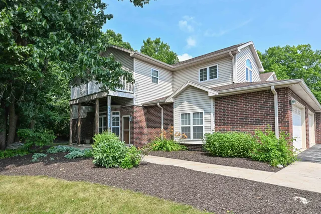 $310,000 | N99W14143 Seven Pines Way, Unit A, Germantown, WI 53022