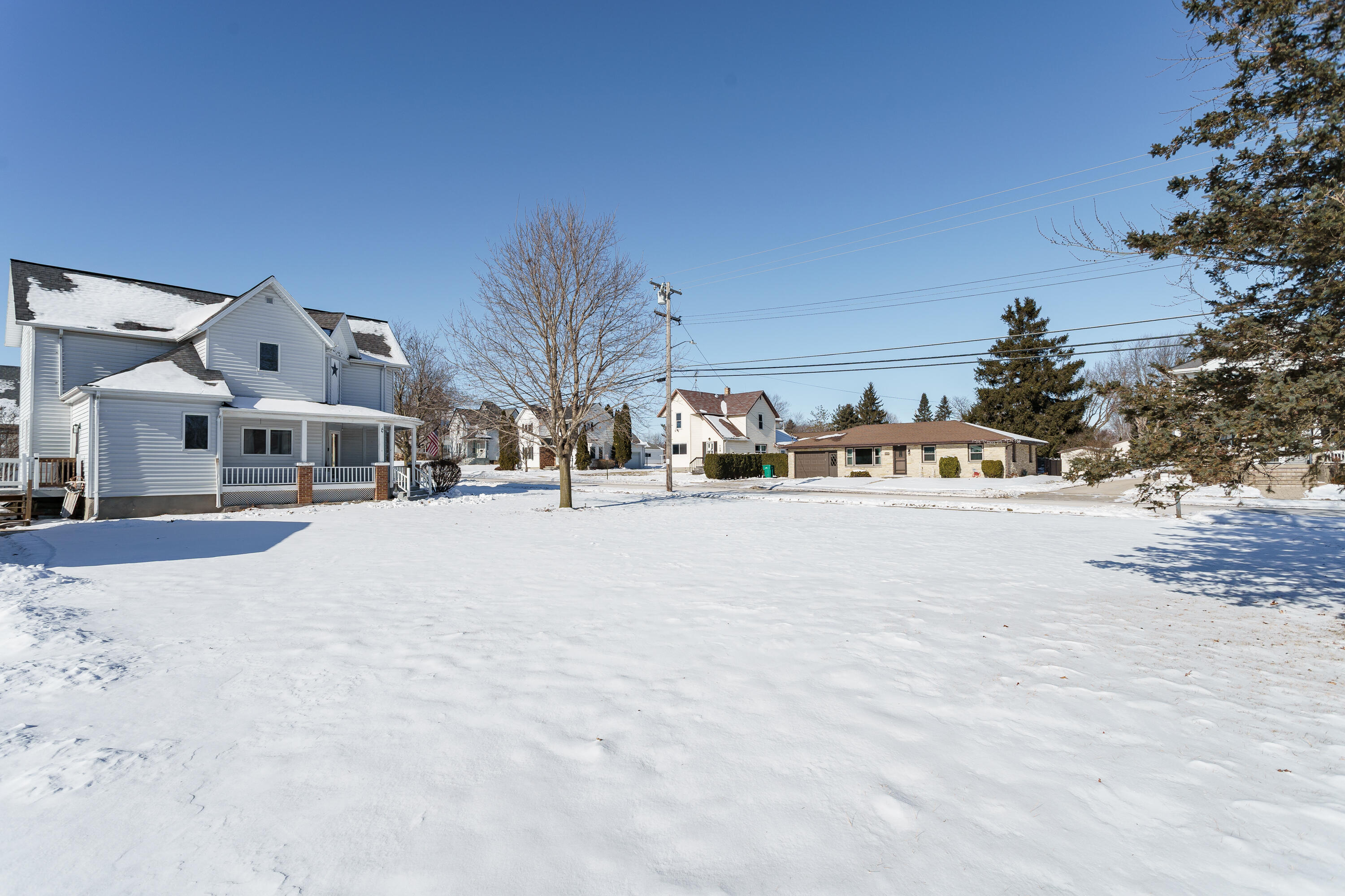 1117 Main Street Lomira, WI 53048 - Photo 4 of 64 4
